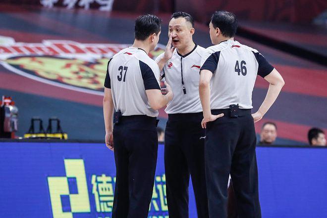 中国男篮vs德国裁判