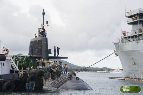 日本潜水艇对战美国潜水艇